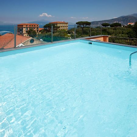 Hotel Palazzo Guardati Соренто Екстериор снимка