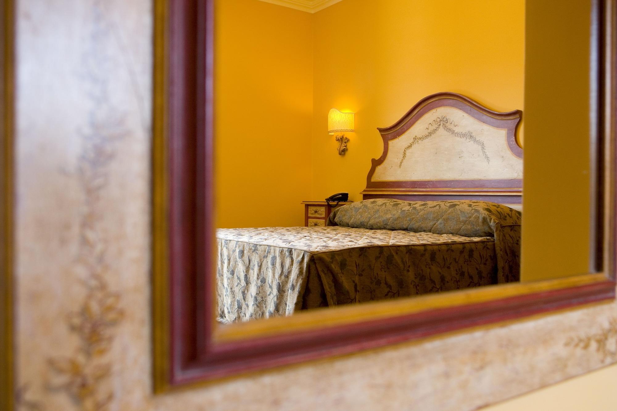 Hotel Palazzo Guardati Соренто Екстериор снимка