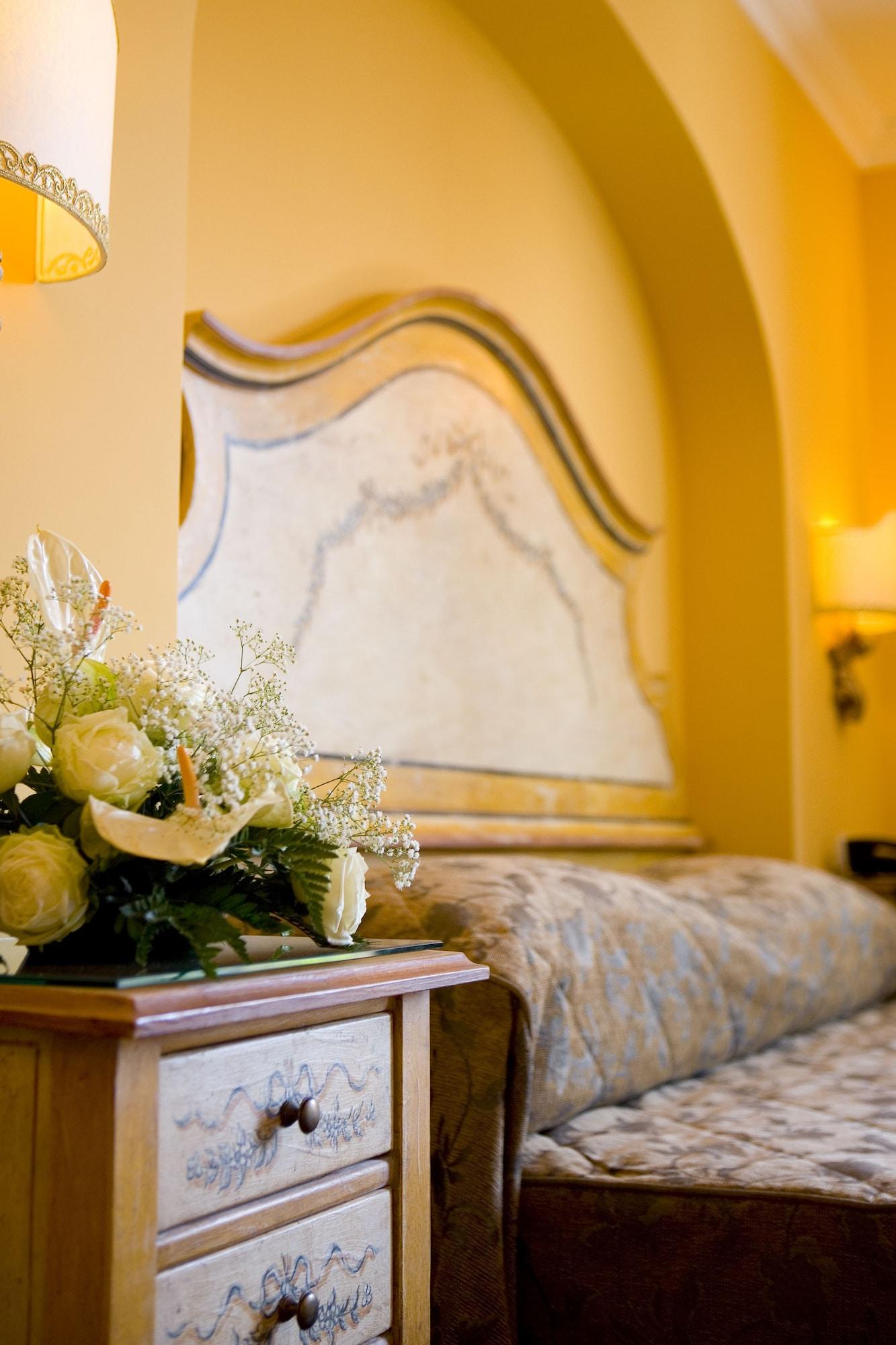 Hotel Palazzo Guardati Соренто Екстериор снимка