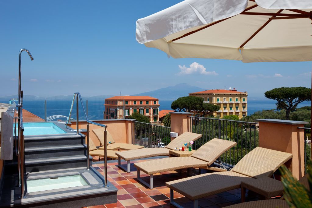 Hotel Palazzo Guardati Соренто Екстериор снимка